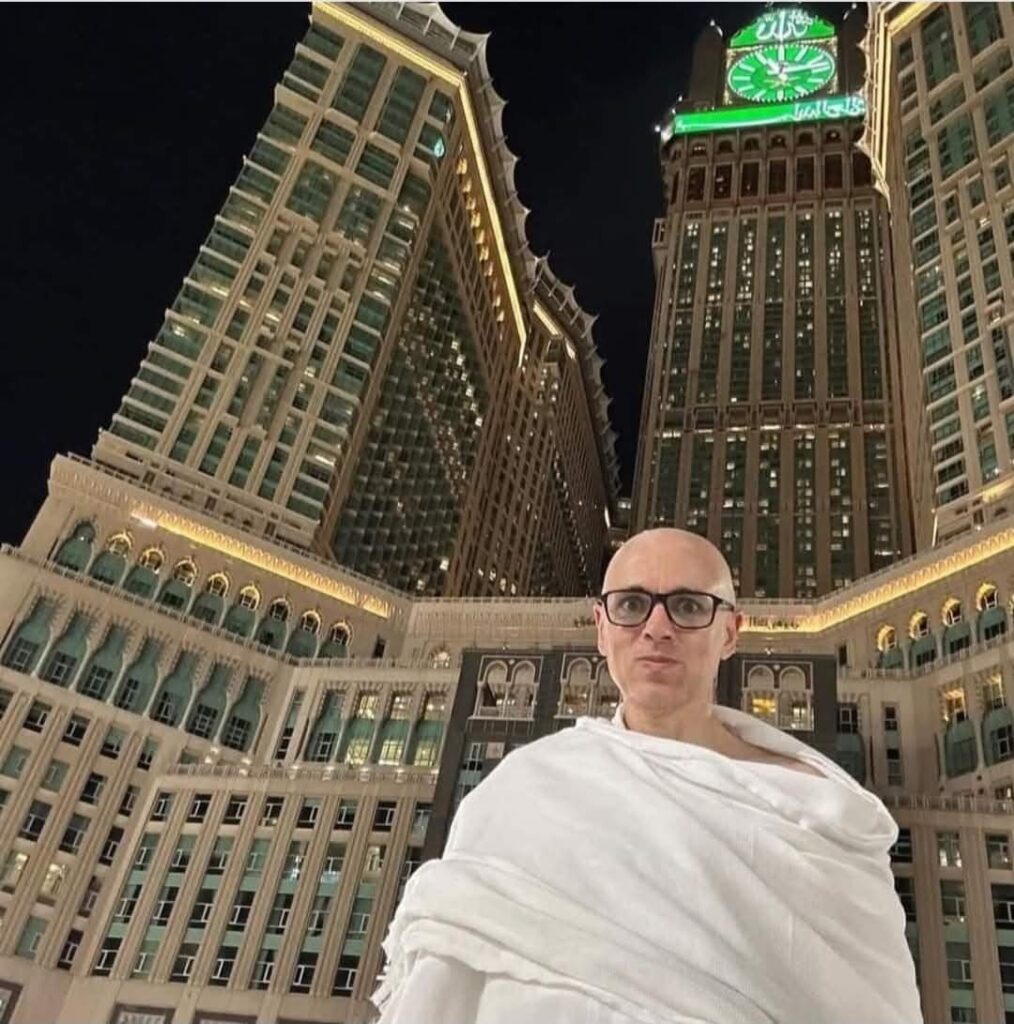 perform Umrah