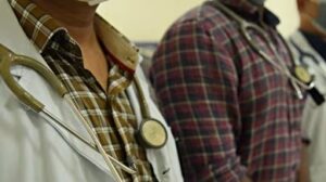 5 MBBS students